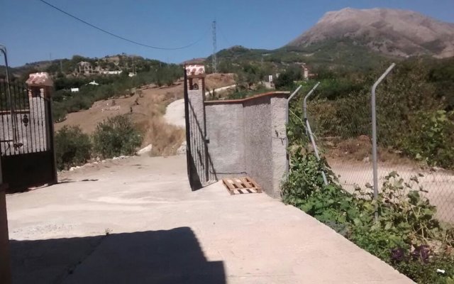 Villa With 2 Bedrooms in Yunquera, With Wonderful Mountain View, Priva