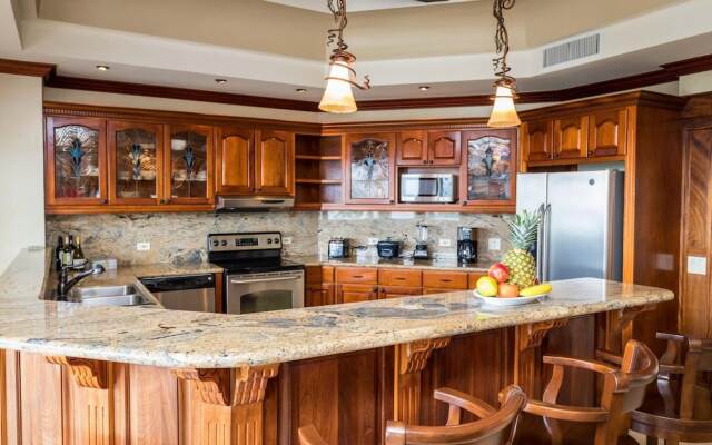 Luxury Ocean View Condo - Ultimate Convenience