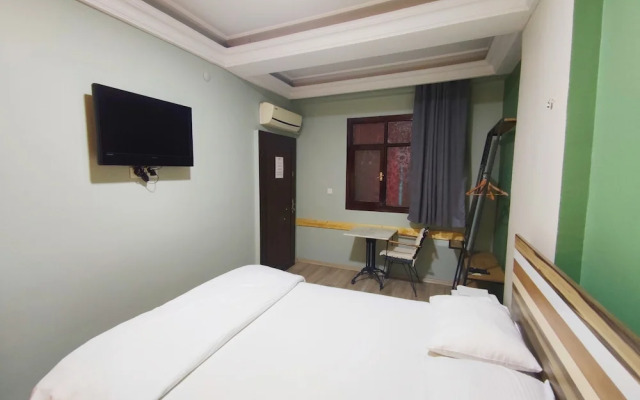 Yolohostel