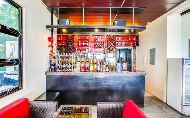 OYO 489 Casa Mia Hotel Suites