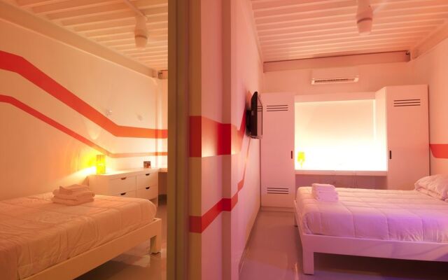 Wave Hotel & Cafe