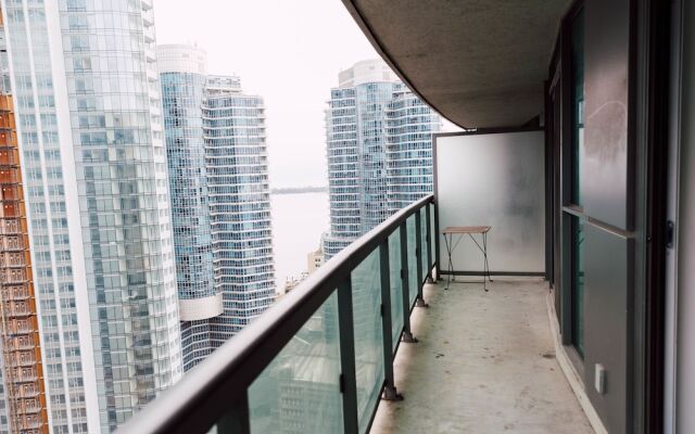 Sarkar Suites-Downtown Apartments