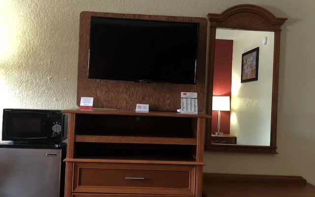 Red Roof Inn Pine Bluff