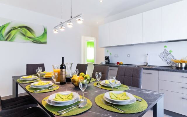 Serene Holiday Home in Novigrad with Private Pool