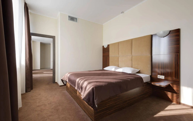 Twin Apart Hotel