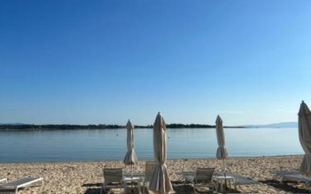 Zinozis Beach Apartments