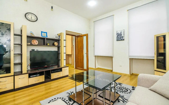 M Estate Targovu 2 room (009).