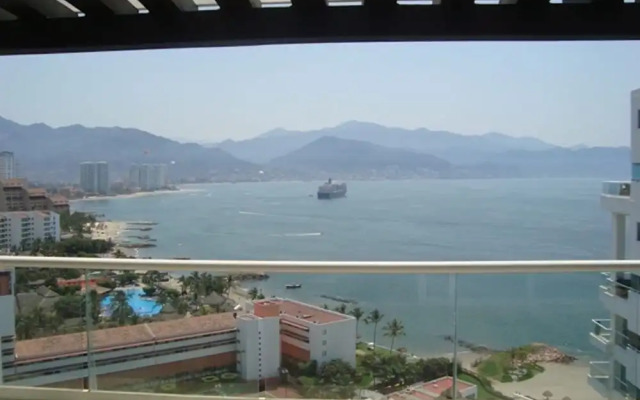 Unlimited Luxury ZAMORA Condo