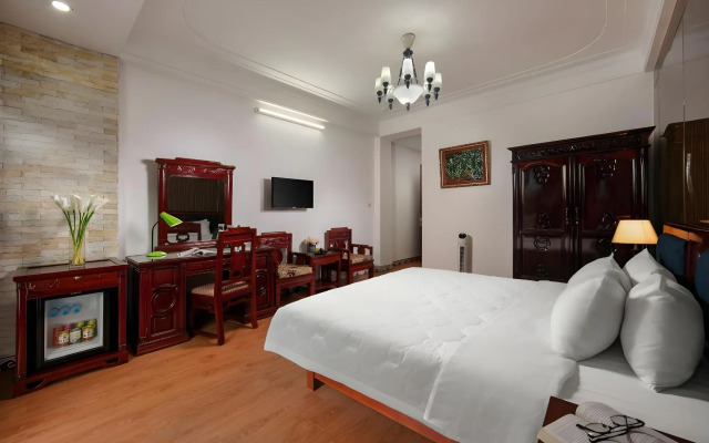 Little Diamond Hotel