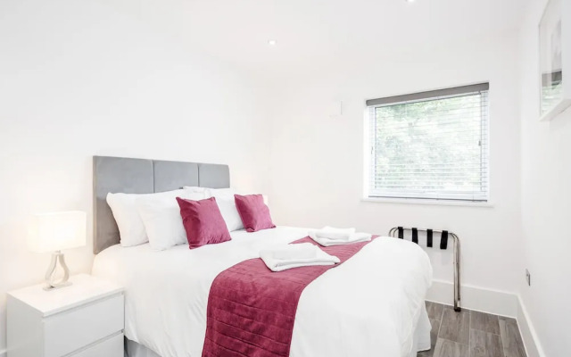 Roomspace Apartments -The Legacy