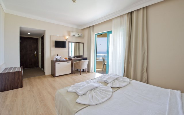 Pyxis Point Hotel - All Inclusive
