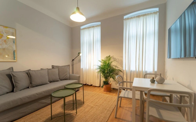 Pretty and Modern Apartment - Close TO Center