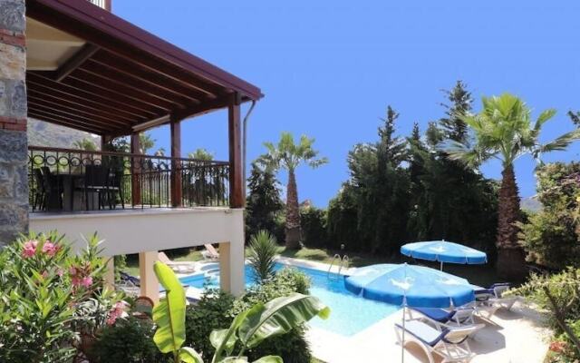 Villa FT17 by JoyLettings