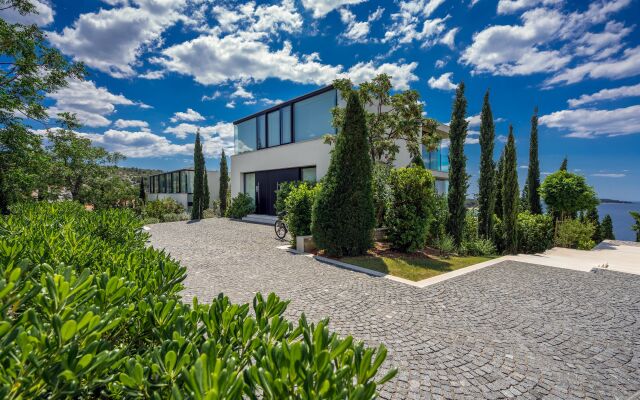 Golden Rays Luxury Villas