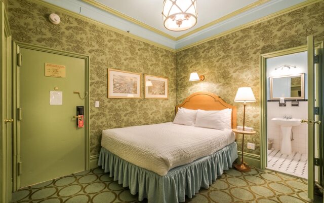 Wolcott Hotel