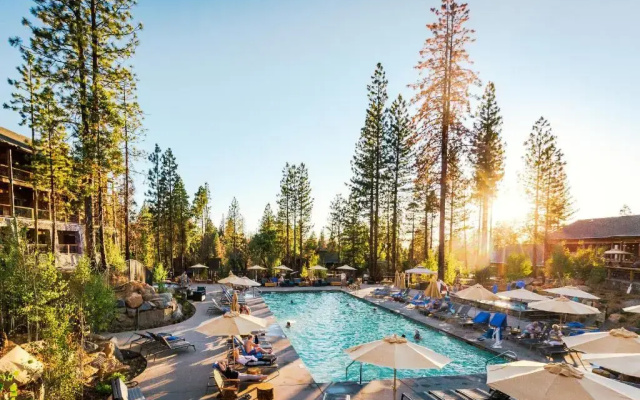 Rush Creek Lodge and Spa at Yosemite