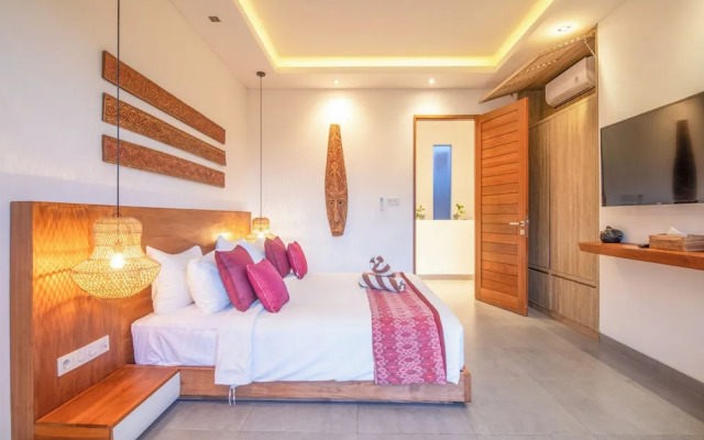 Luxury 4BR Haven, Steps to Canggu's Beach Elegance