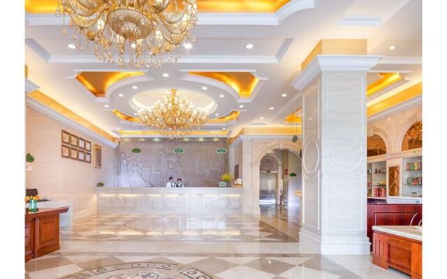 Vienna Hotel ( Shenzhen Fuyong Bridge Branch)