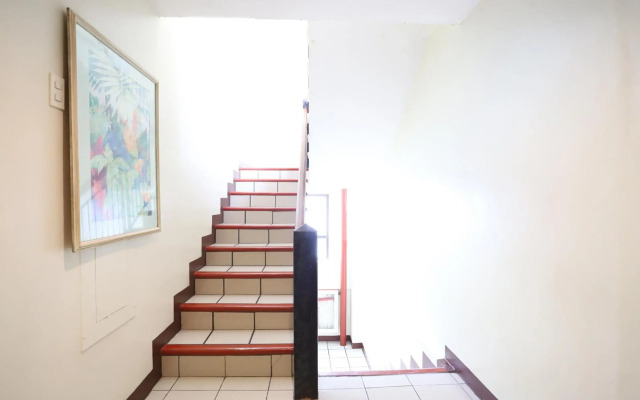 OYO 210 Apple Tree Suites