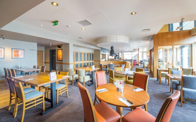 Premier Inn Swansea Waterfront