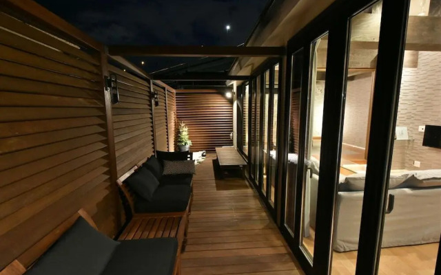 world travelers House Hikari