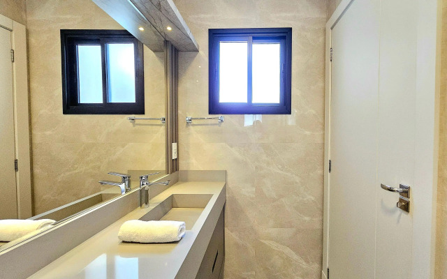 Casa Alto Padrão Novíssima 3 quartos