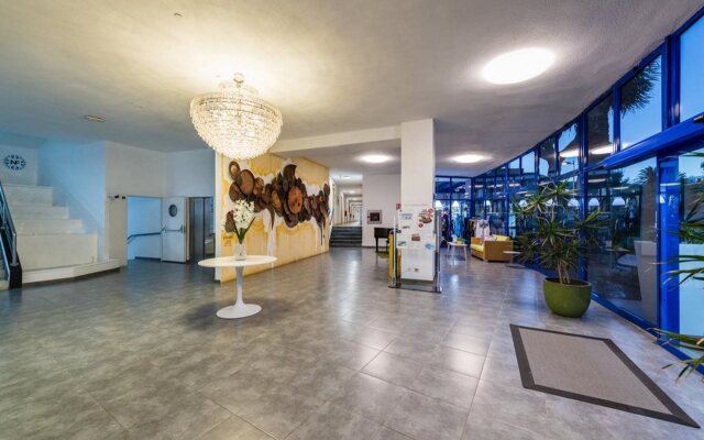 Apartahotel Folias