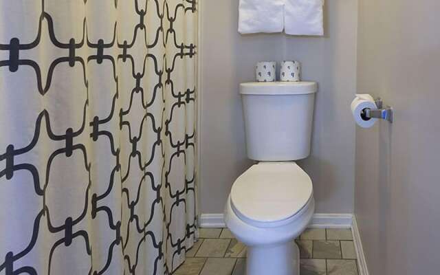 Rehoboth Guest House - Adults only