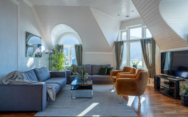 Enter Viking Hotel