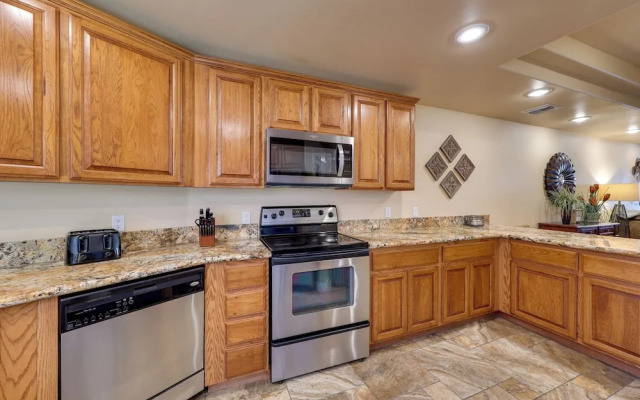 Step-free Bullhead City Condo w/ Balcony!