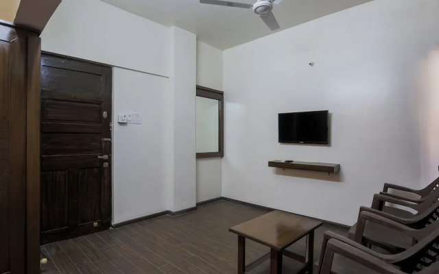 OYO 9518 Hotel Aqua Mira