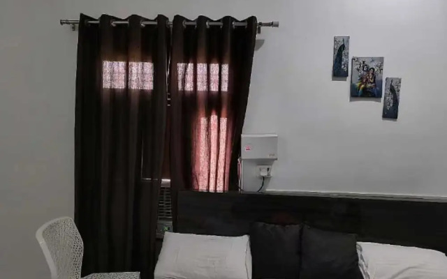 Goroomgo Ashoka Aashram Homestay Ayodhya