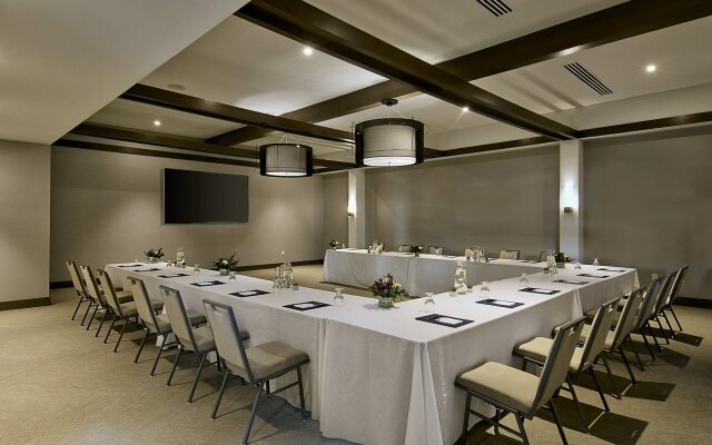 Inn at the Pier Pismo Beach, Curio Collection by Hilton