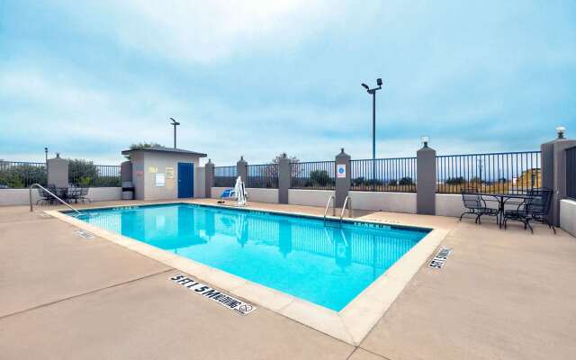 Motel 6 Marble Falls, TX