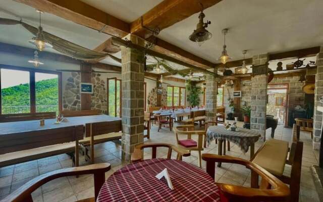 Family Retreat Bozovic