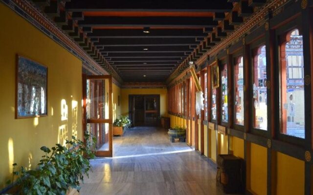 Olathang Hotel