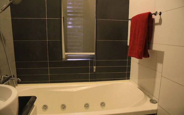 Impeccable 3-bed Luxury Apartment in Ikoyi, Lagos