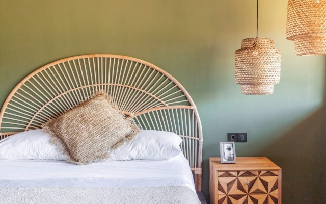 Exceptional Architect's 5BR Villa, an Oasis Gem in Canggu Centre – Guest Rooms – Canggu