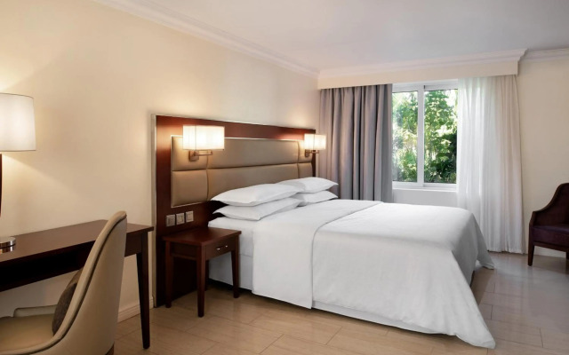 Sheraton Samoa Aggie Grey's Hotel & Bungalows