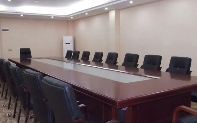 Kam · Tak · Yil Hotel