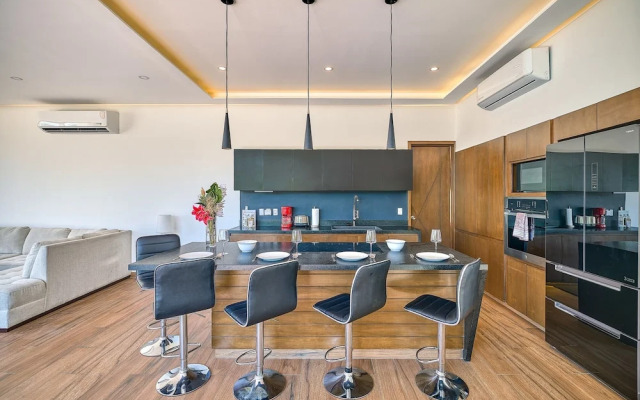 Unicoroma Tmaple 302