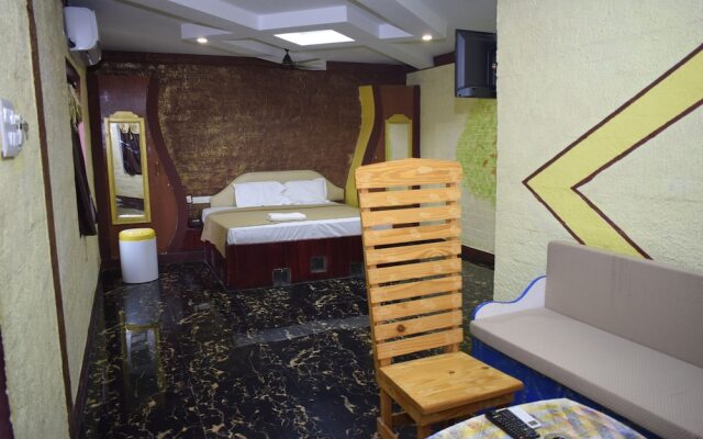 Navagiraga Resorts & Hotel