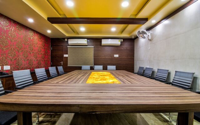 OYO 24872 Hotel Golden Fiesta
