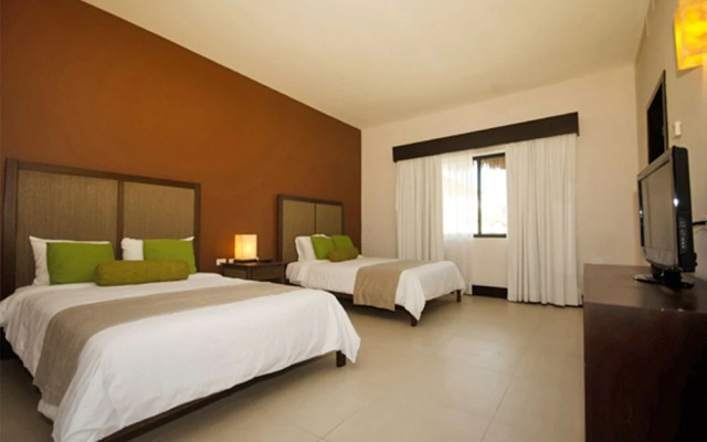 Aldea Thai 323 by PRP