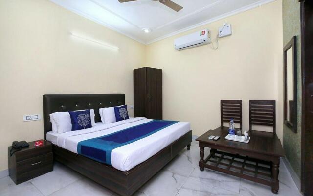 OYO 10261 Hotel Sunrise