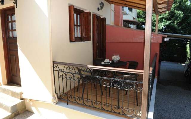 Comfy studio with yard 100m to the beach