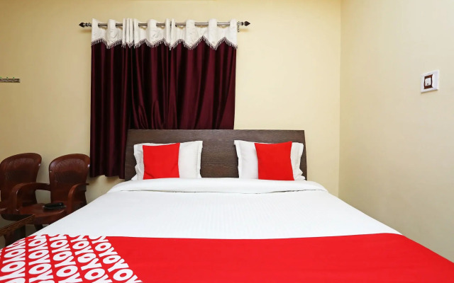 OYO 16821 Hotel Senapati Palace