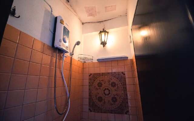 YHA Bangkok Downtown at Station S3 - Hostel