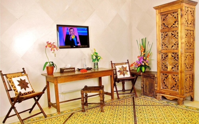 Villa With 3 Bedrooms in Kabupaten Badung, With Private Pool, Enclosed – Guest Rooms – Kerobokan