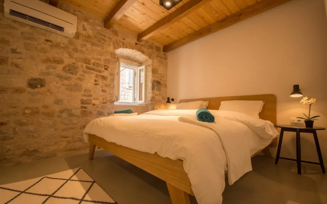 Casa Sepia